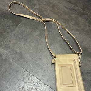 BEIS ID Crossbody